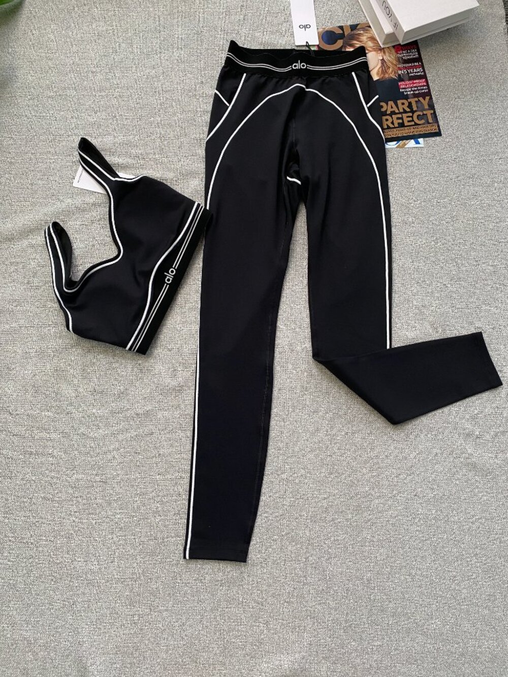 NWT Black ALO Heart Throb Matching Set ❤️ Airbrush Legging and Bra😍On-Trend - Picture 2 of 10